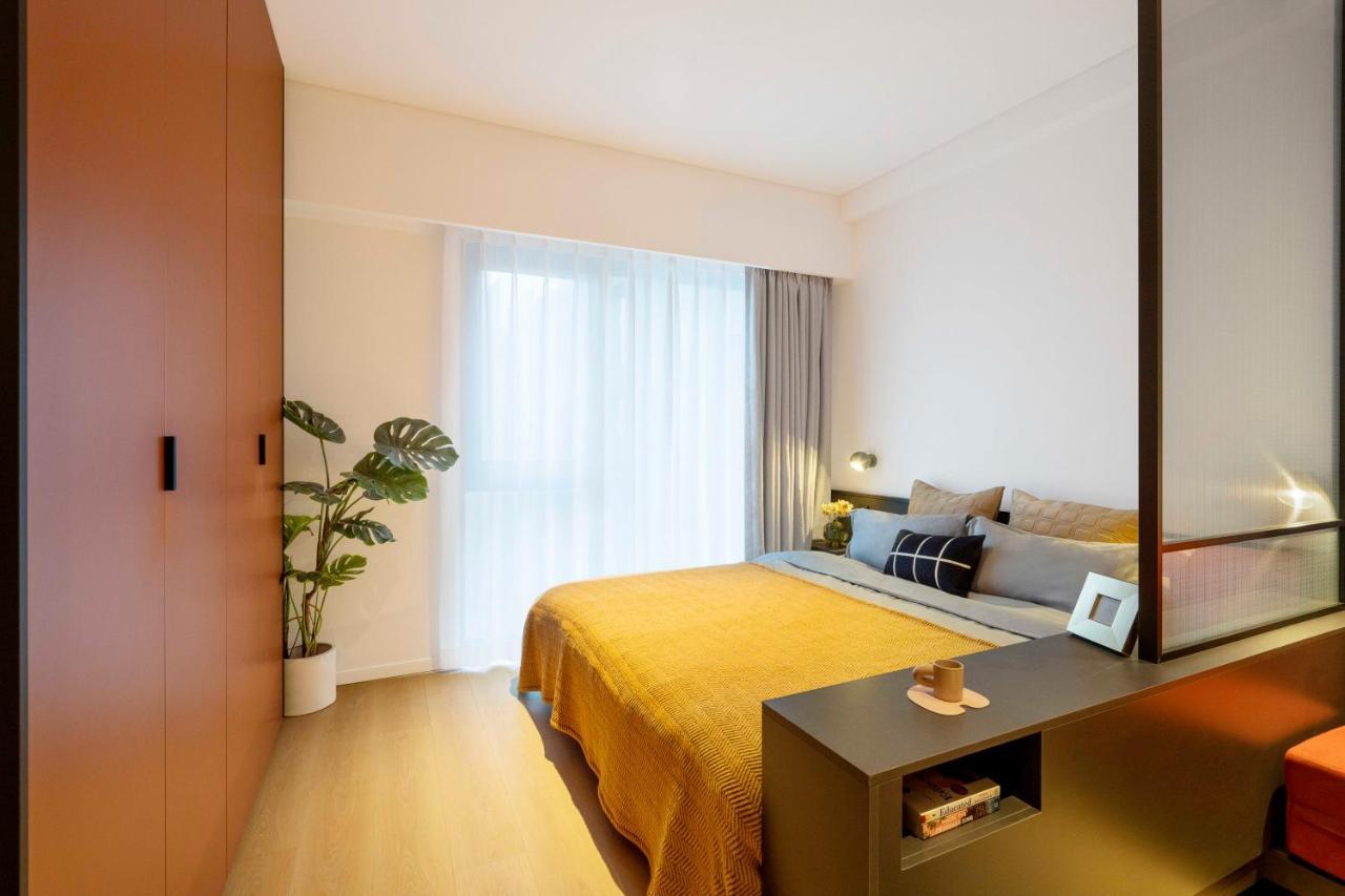 Base-Beijing Wangfujing Serviced Apartment- In Hutong &Bike Rental &Close To Forbidden City, Tian'Anmen Square &Subway Nearby &Free Coffee &Washing Machine,Kitchen &Restaurant Discount &English Speaking &High Speed Free Wifi Zewnętrze zdjęcie Bedroom