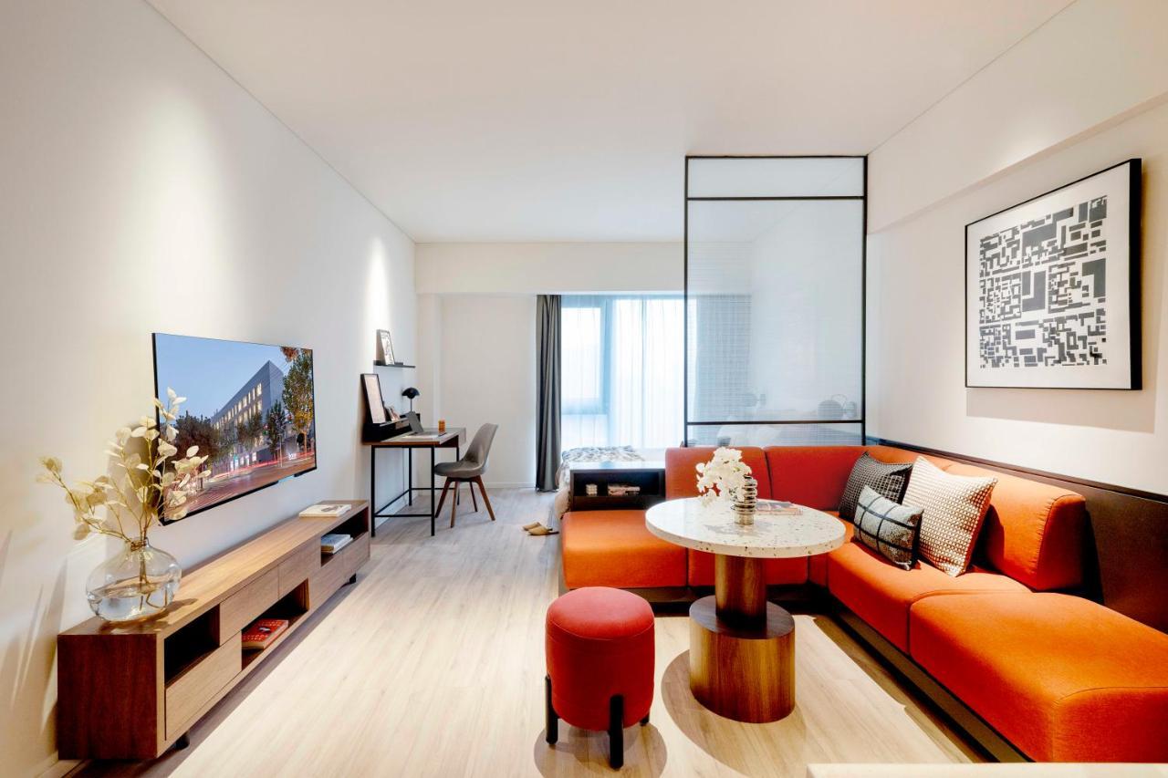 Base-Beijing Wangfujing Serviced Apartment- In Hutong &Bike Rental &Close To Forbidden City, Tian'Anmen Square &Subway Nearby &Free Coffee &Washing Machine,Kitchen &Restaurant Discount &English Speaking &High Speed Free Wifi Zewnętrze zdjęcie