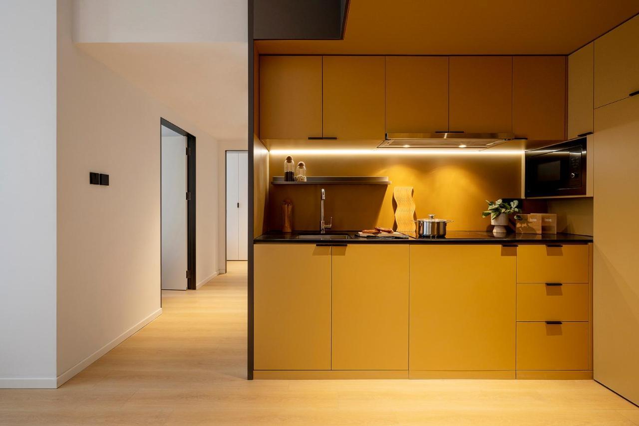 Base-Beijing Wangfujing Serviced Apartment- In Hutong &Bike Rental &Close To Forbidden City, Tian'Anmen Square &Subway Nearby &Free Coffee &Washing Machine,Kitchen &Restaurant Discount &English Speaking &High Speed Free Wifi Zewnętrze zdjęcie A kitchen in a private house