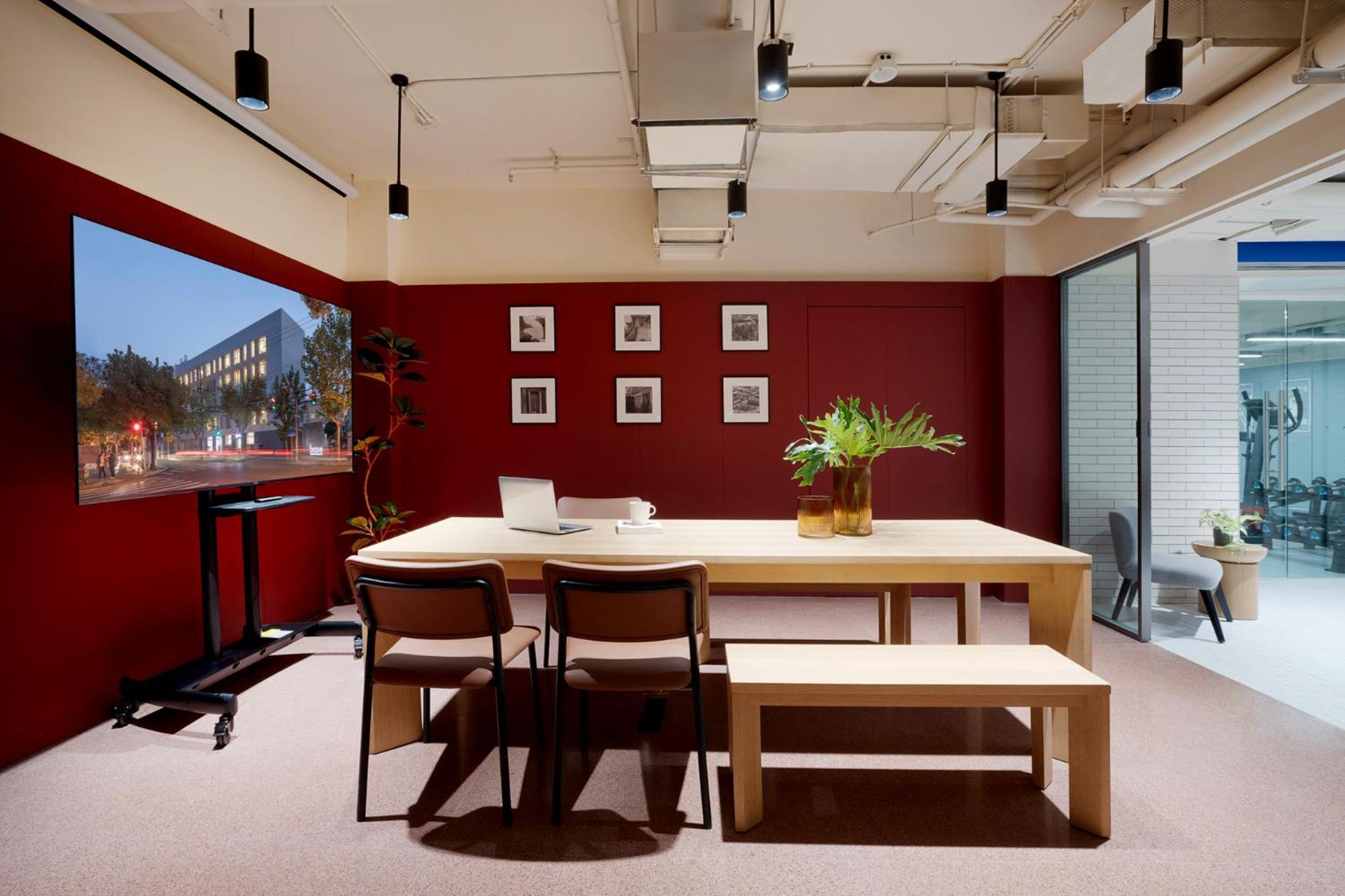 Base-Beijing Wangfujing Serviced Apartment- In Hutong &Bike Rental &Close To Forbidden City, Tian'Anmen Square &Subway Nearby &Free Coffee &Washing Machine,Kitchen &Restaurant Discount &English Speaking &High Speed Free Wifi Zewnętrze zdjęcie The interior of the library