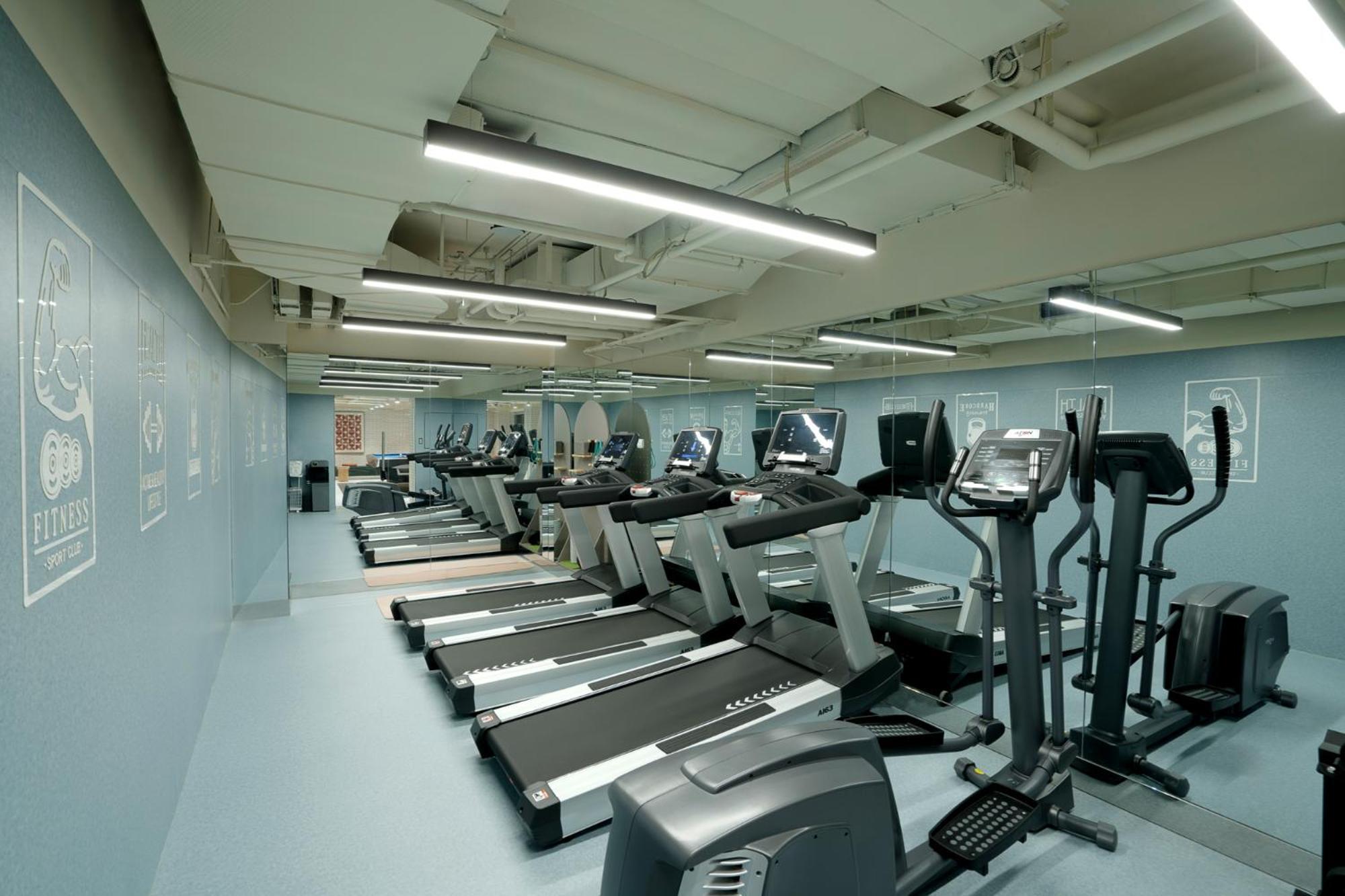 Base-Beijing Wangfujing Serviced Apartment- In Hutong &Bike Rental &Close To Forbidden City, Tian'Anmen Square &Subway Nearby &Free Coffee &Washing Machine,Kitchen &Restaurant Discount &English Speaking &High Speed Free Wifi Zewnętrze zdjęcie The gym at the National Olympic Training Centre