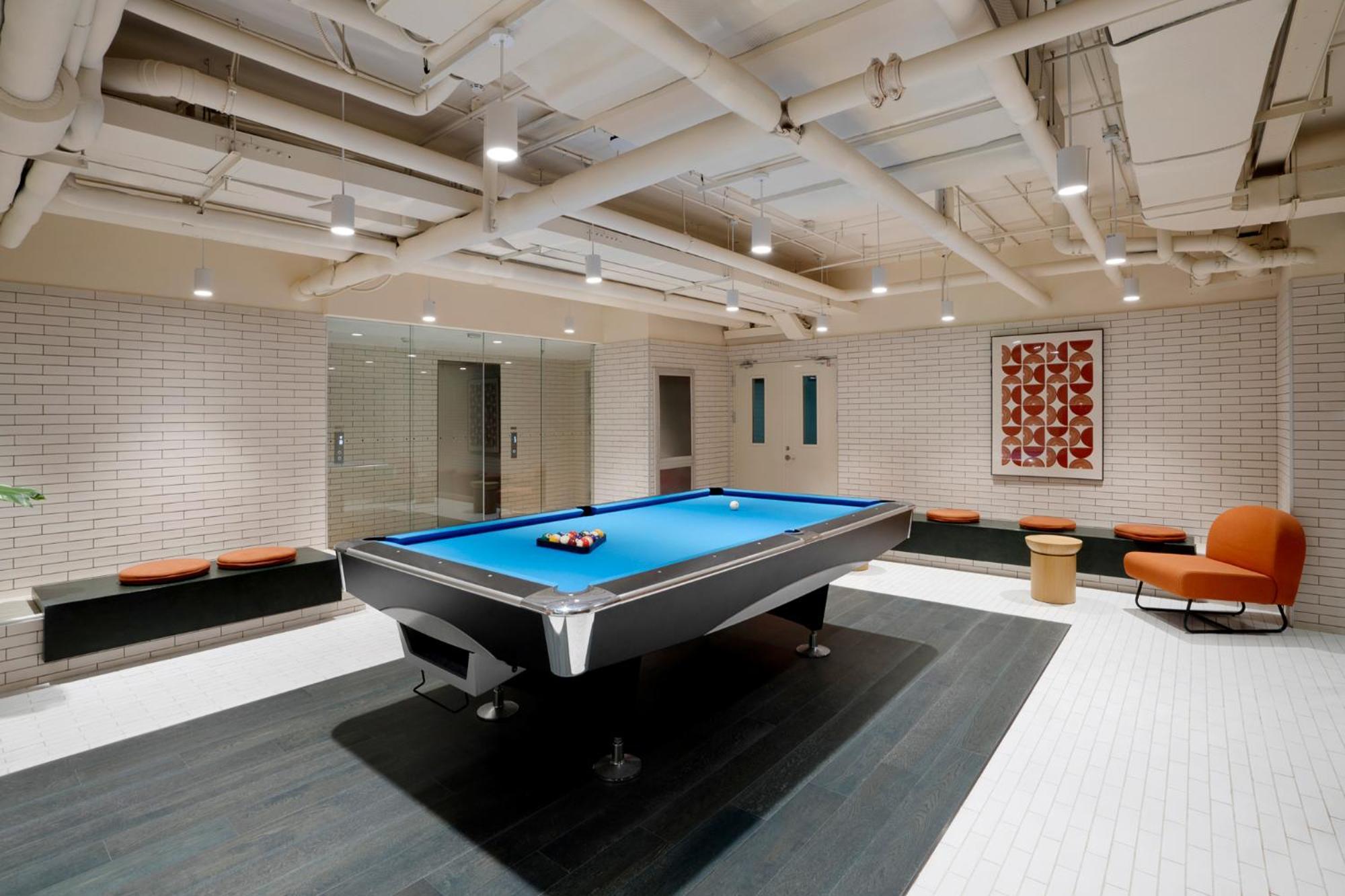 Base-Beijing Wangfujing Serviced Apartment- In Hutong &Bike Rental &Close To Forbidden City, Tian'Anmen Square &Subway Nearby &Free Coffee &Washing Machine,Kitchen &Restaurant Discount &English Speaking &High Speed Free Wifi Zewnętrze zdjęcie The Billiard Room