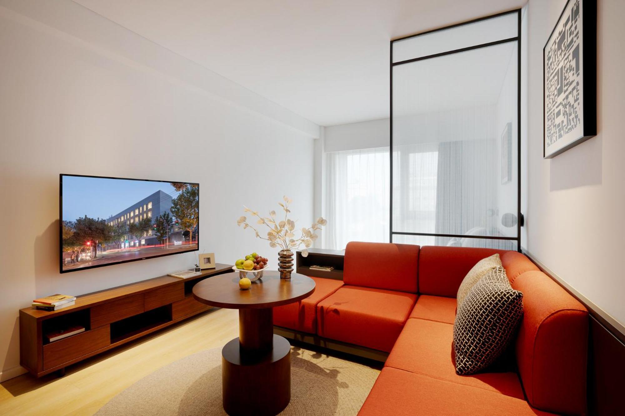 Base-Beijing Wangfujing Serviced Apartment- In Hutong &Bike Rental &Close To Forbidden City, Tian'Anmen Square &Subway Nearby &Free Coffee &Washing Machine,Kitchen &Restaurant Discount &English Speaking &High Speed Free Wifi Zewnętrze zdjęcie Living room