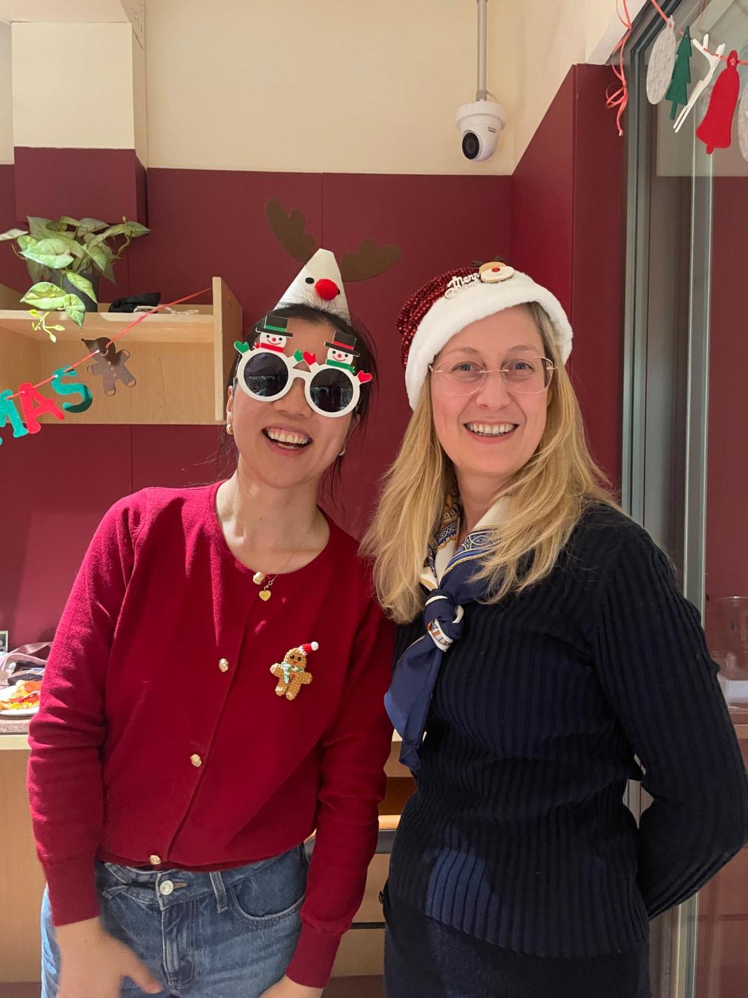 Base-Beijing Wangfujing Serviced Apartment- In Hutong &Bike Rental &Close To Forbidden City, Tian'Anmen Square &Subway Nearby &Free Coffee &Washing Machine,Kitchen &Restaurant Discount &English Speaking &High Speed Free Wifi Zewnętrze zdjęcie The 2019 winners of the prize, Anna-Lena Kraas and Sarah Teichmann