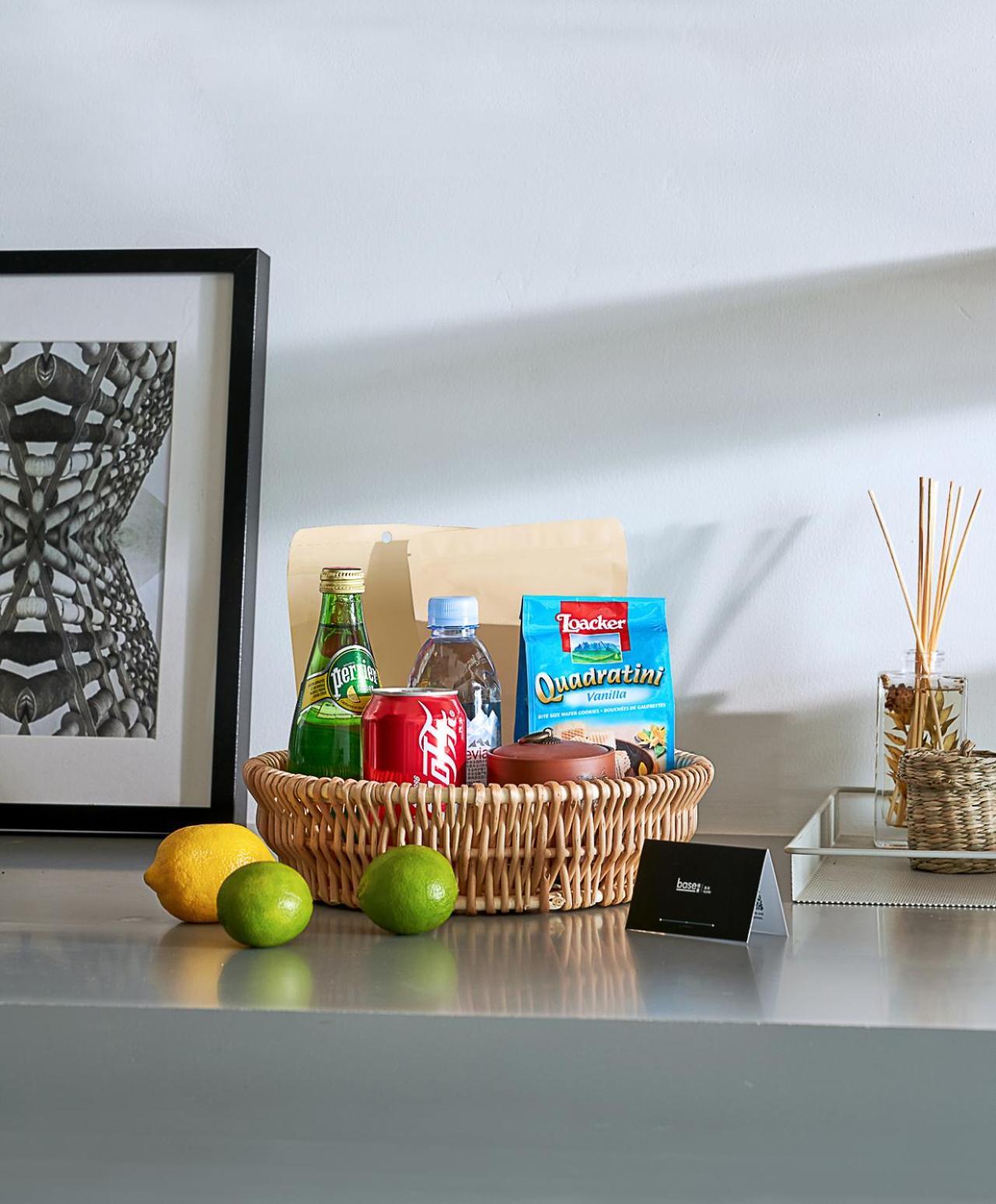 Base-Beijing Wangfujing Serviced Apartment- In Hutong &Bike Rental &Close To Forbidden City, Tian'Anmen Square &Subway Nearby &Free Coffee &Washing Machine,Kitchen &Restaurant Discount &English Speaking &High Speed Free Wifi Zewnętrze zdjęcie